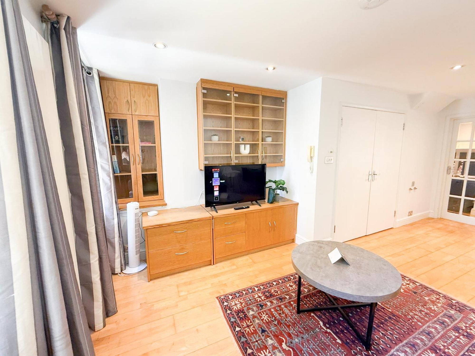 Detached House With Free Parking In Little Venice Near Paddington Hyde Park Apartment London