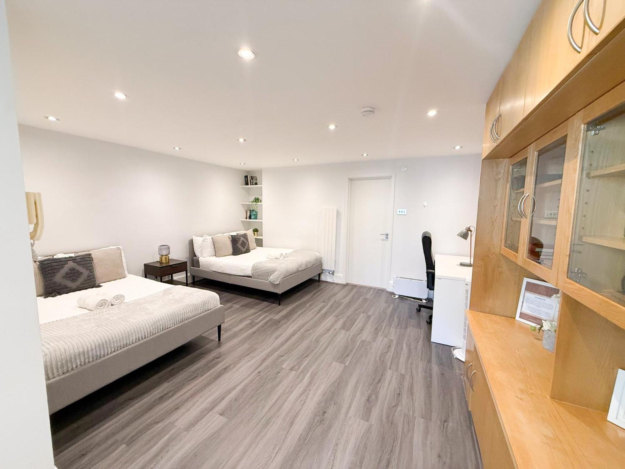 Detached House With Free Parking In Little Venice Near Paddington Hyde Park * London