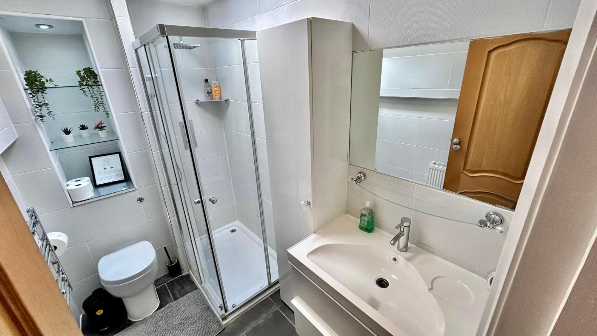 Detached House With Free Parking In Little Venice Near Paddington Hyde Park * London