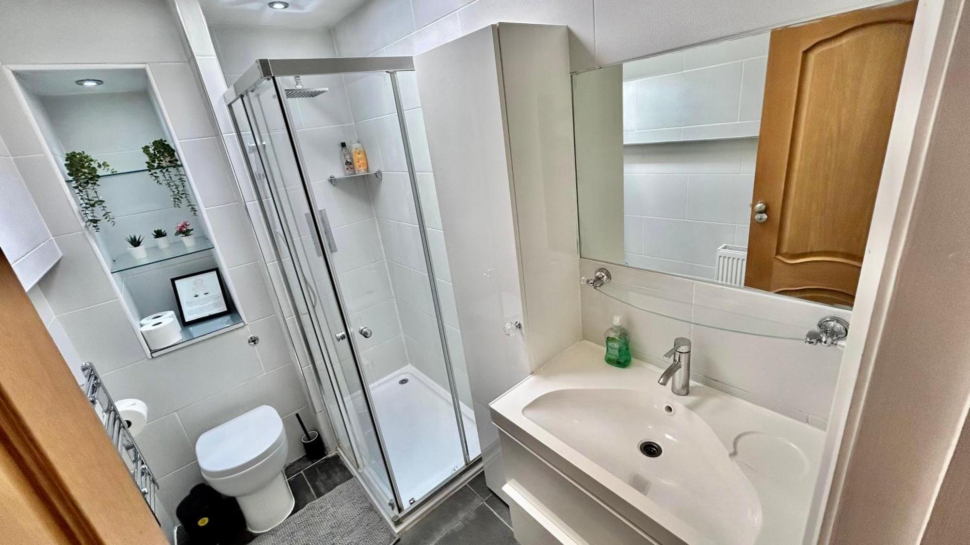 Detached House With Free Parking In Little Venice Near Paddington Hyde Park * London